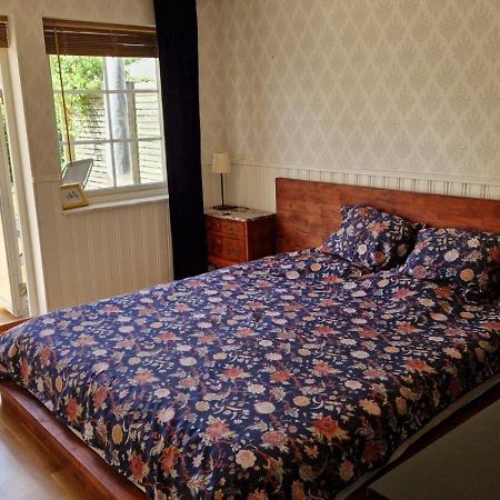 Färjestaden Bla Rummet - Rum Naera Bad Och Centrum - Saengklaeder & Handdukar Ingar מראה חיצוני תמונה